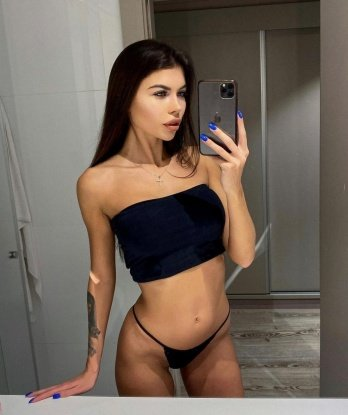 У меня опыт, так что можешь быть уверенным в моей незабываемой компании. Я знаю, как доставить удовольствие и подарить релакс в Москве. В моем арсенале множество услуг, готовых удовлетворить любые твои желания. Мои фото гарантированно подтвердят мою красоту и сексуальность. Не веришь? Посмотри сам! Убедись в моей непревзойденности и чарующем обаянии. Довольные отзывы моих клиентов – лучшая рекомендация. Обещаю, Москва никогда не видела такую как я! Обращайся, мы сделаем нашу встречу незабываемой! Елена